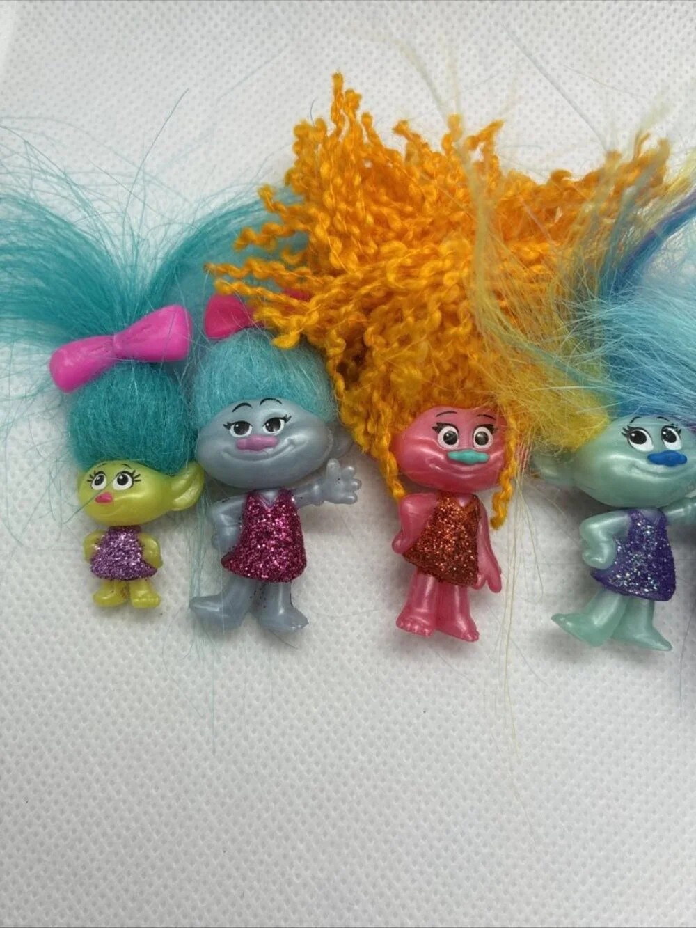 DreamWorks Trolls Figure Lot 6 Mini Dolls Glitter Hair Toy Collectible Figures